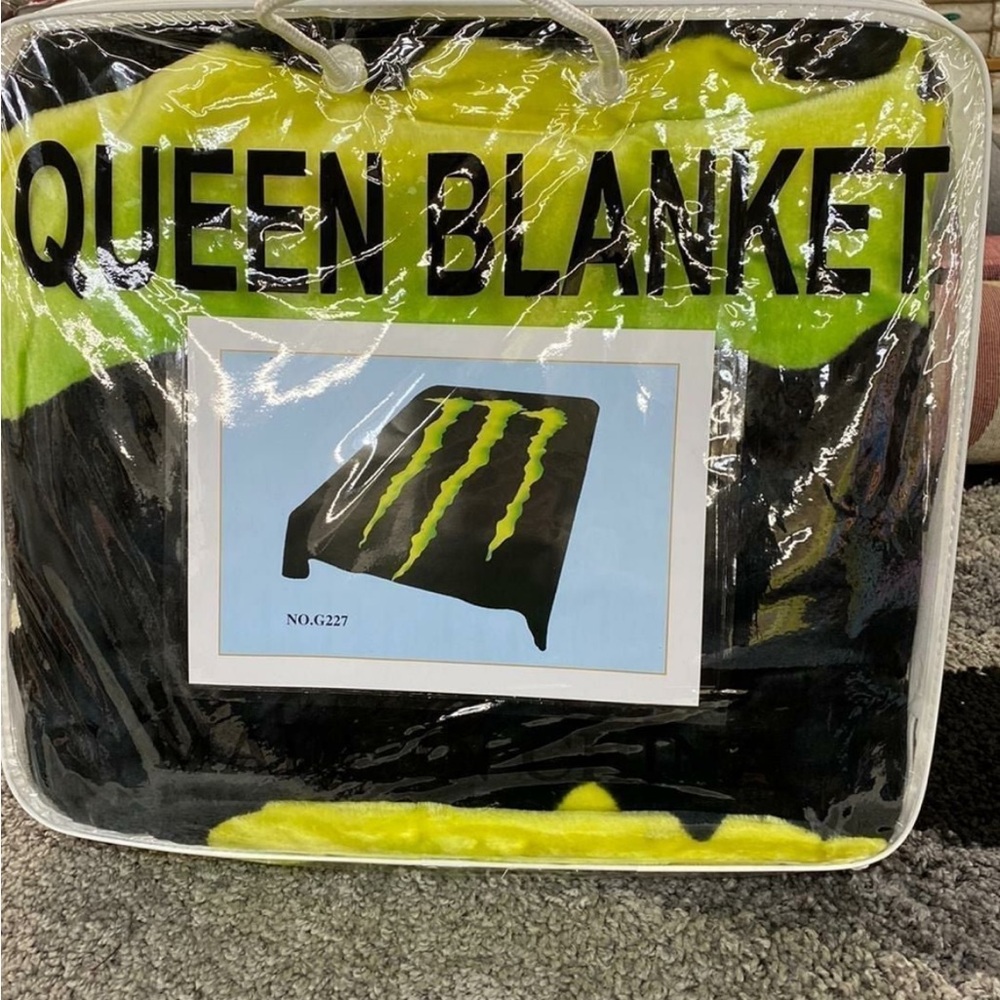 Vibrant Black and Green Queen Blanket